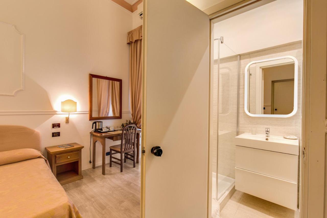 Hotel Martini Roma Cameră foto